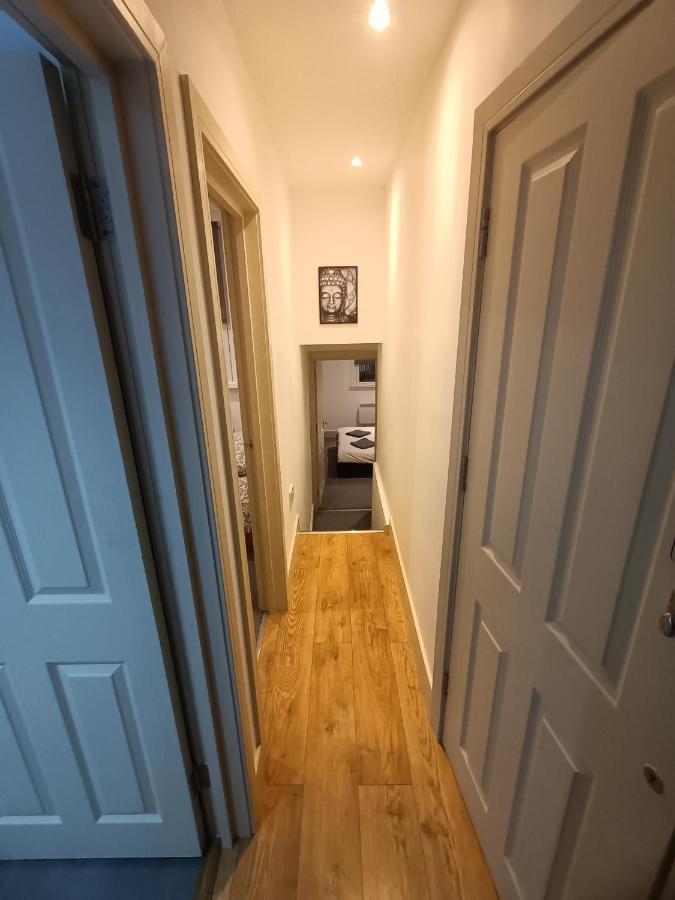 Lovely 2 Bedroom Serviced Apartment In Londen Buitenkant foto